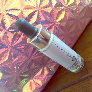 Cover FX Custom enhancer highlighter in “Halo”